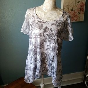 Short sleeve lined lace tunic.